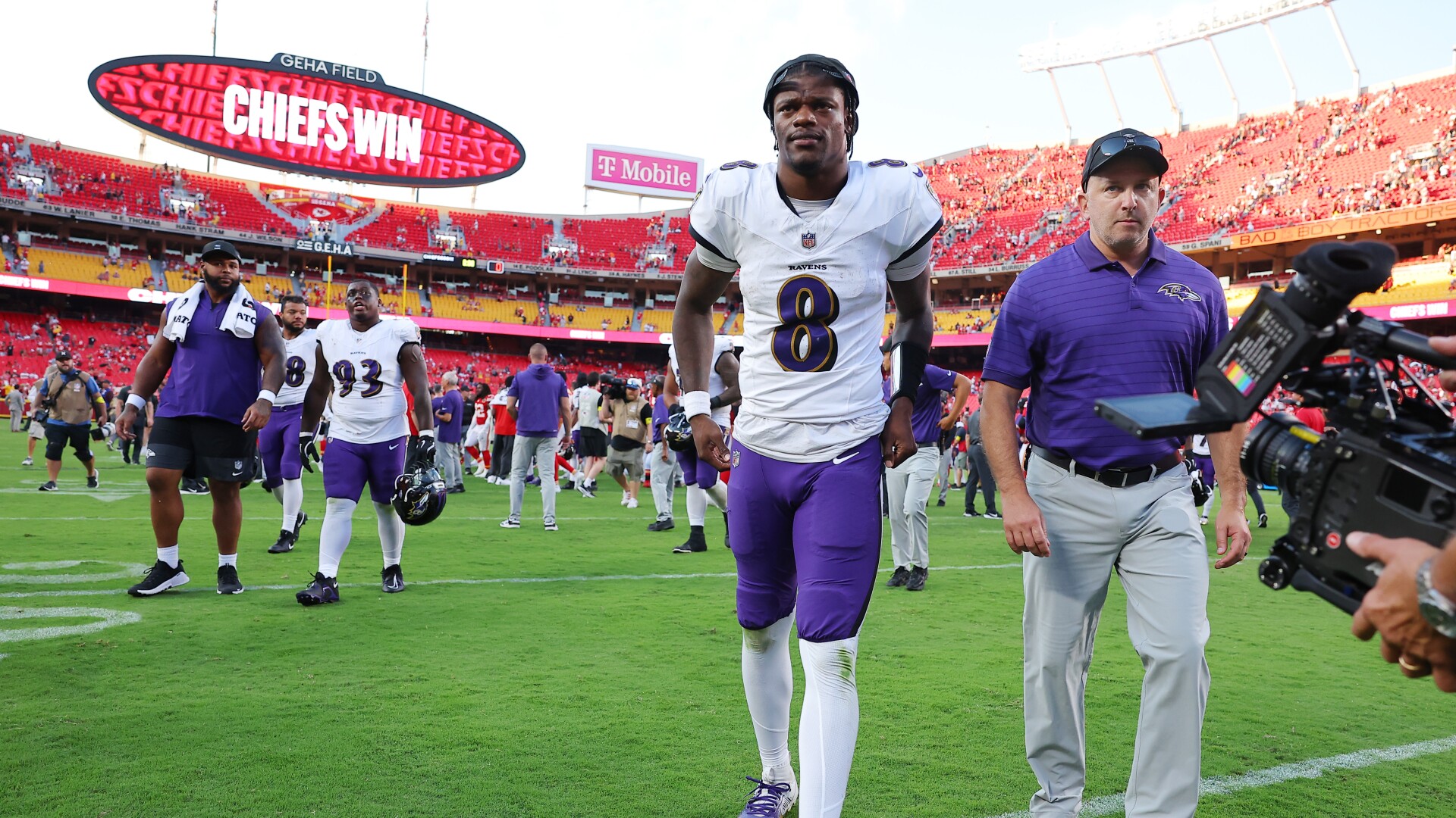 John Harbaugh: Lamar Jackson was not re-entering the game, his injury ...