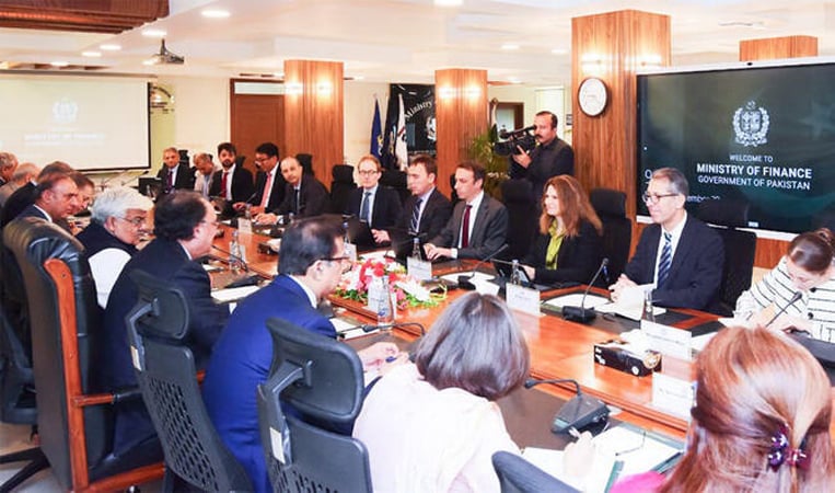 IMF, Pakistan kick off discussions for $8.4bn loan programmes