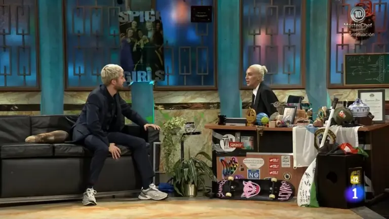 Mónica Naranjo y David Broncano se cambian los papeles en 'La Revuelta':  "Estás incómodo"