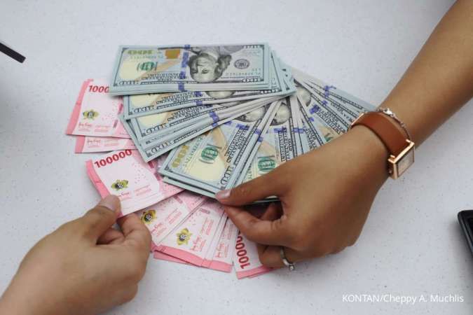 Ekonom Ingatkan, Kenaikan Bunga Deposito Valas Bisa Jadi Pedang Bermata Dua