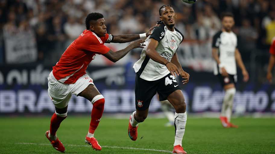 Internacional x Corinthians: onde assistir, escalações e palpite