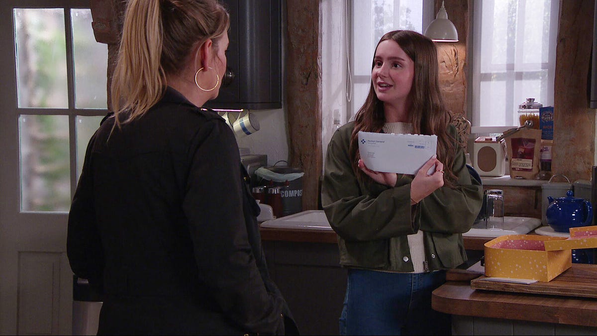 EMBARGOED UNTIL 30/09/2025 00:01 Sarah Sugden, Charity Dingle, Emmerdale 