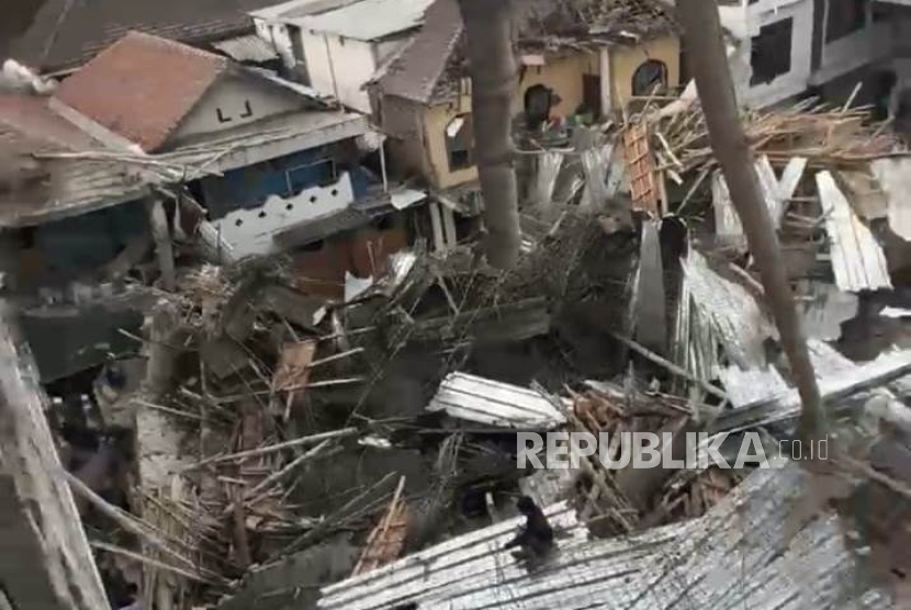 Pemerintah Tanggung Biaya Kesehatan Korban Longsor Ponpes Sidoarjo, Evakuasi Berlangsung Terus