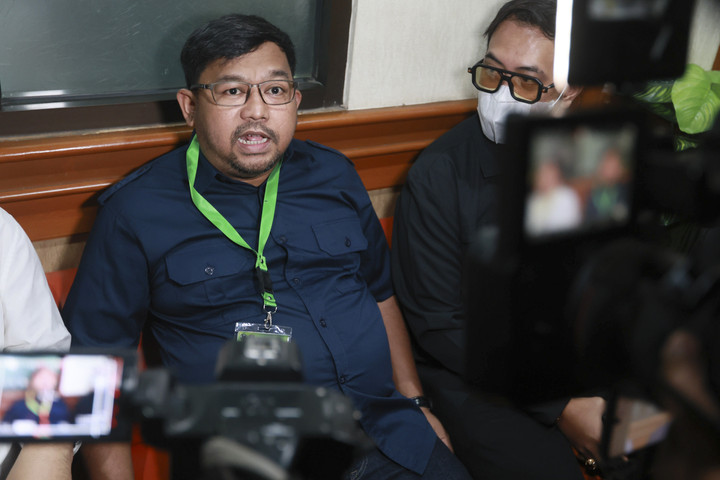 Budhi Akui Bersalah pada Anak Usai Bercerai dengan Mantan Istri