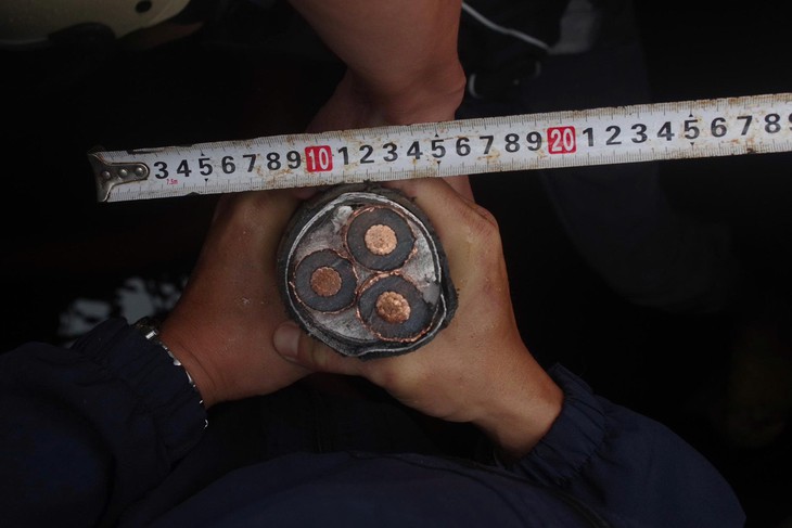 Cắt trộm hàng trăm mét dây cáp điện trung thế, 8 nghi phạm bị bắt