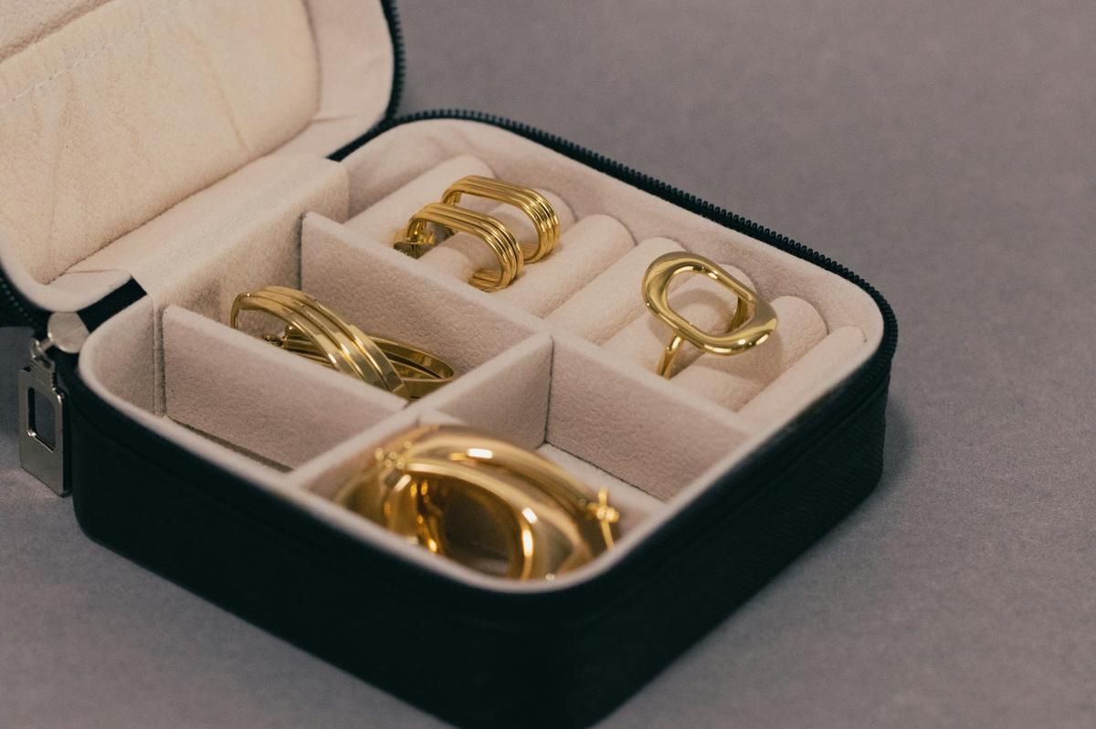 5 Tips Merawat Perhiasan Agar Tetap Rapi dan Awet