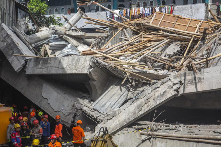 Thousands of Collect+ shops to rebrand to Royal Mail after owner buys stake