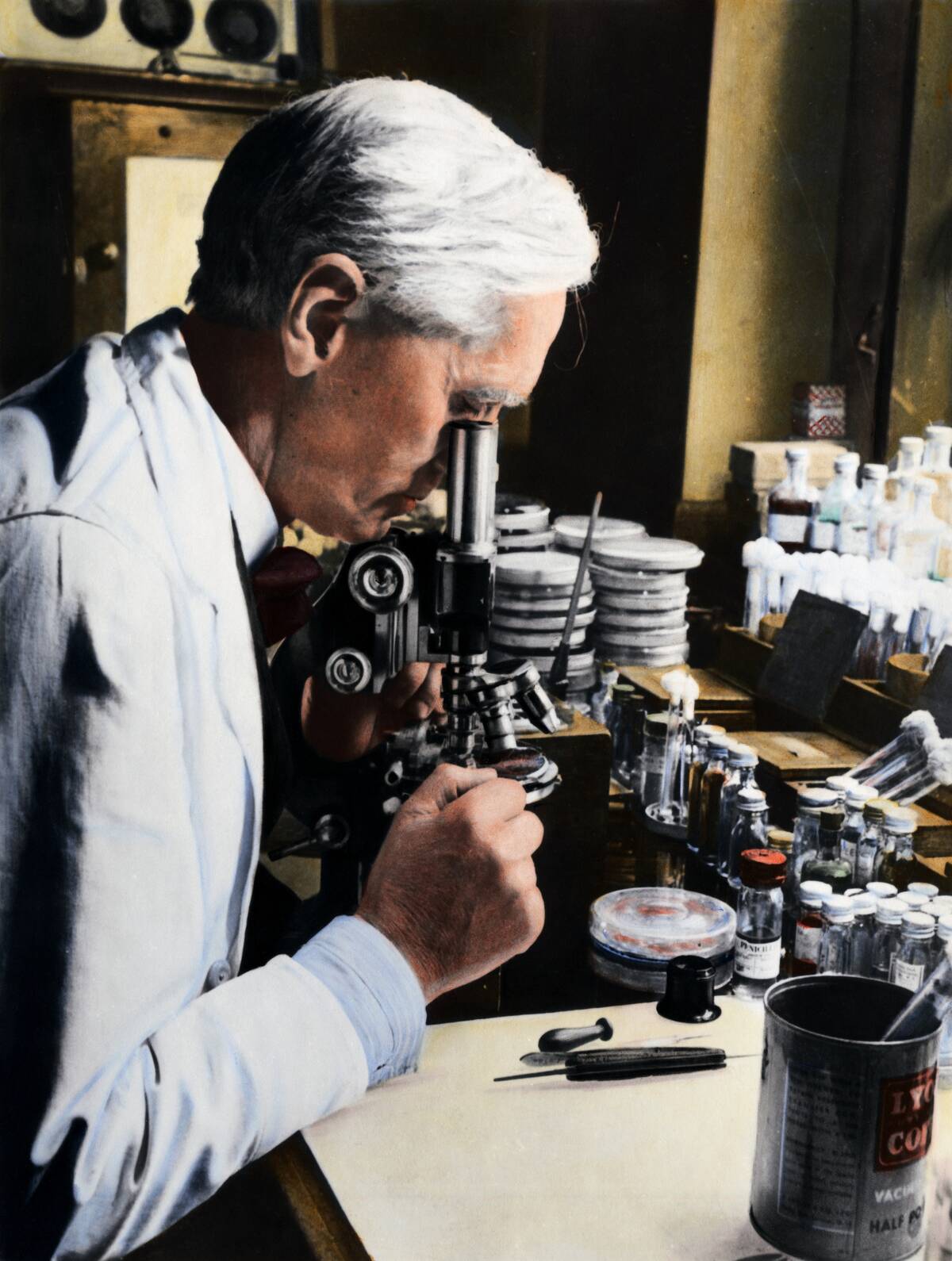 Learn about the scientists who developed the first penicillin