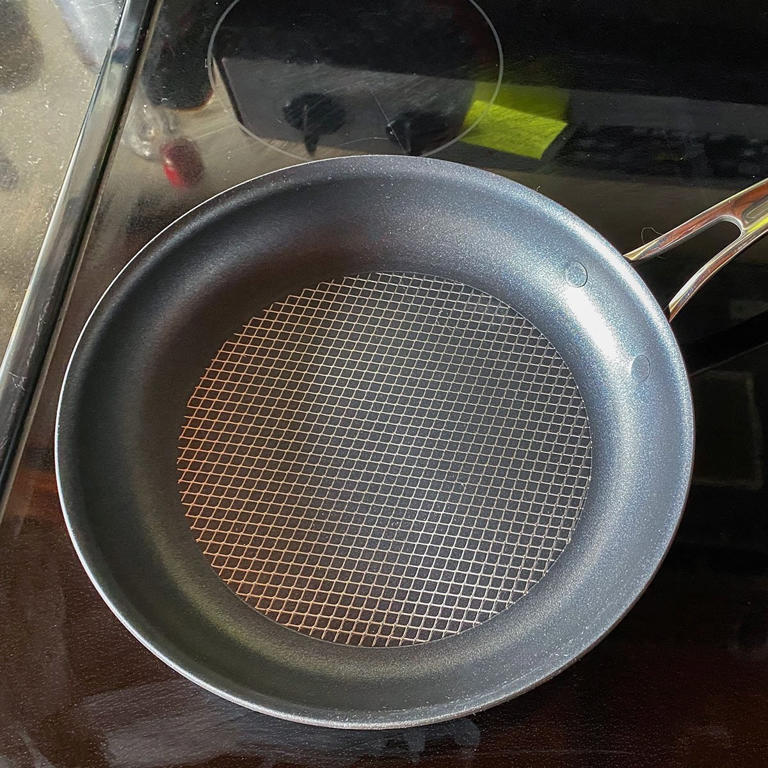 I tried the new Anolon X cookware and it’s sear-iously amazing