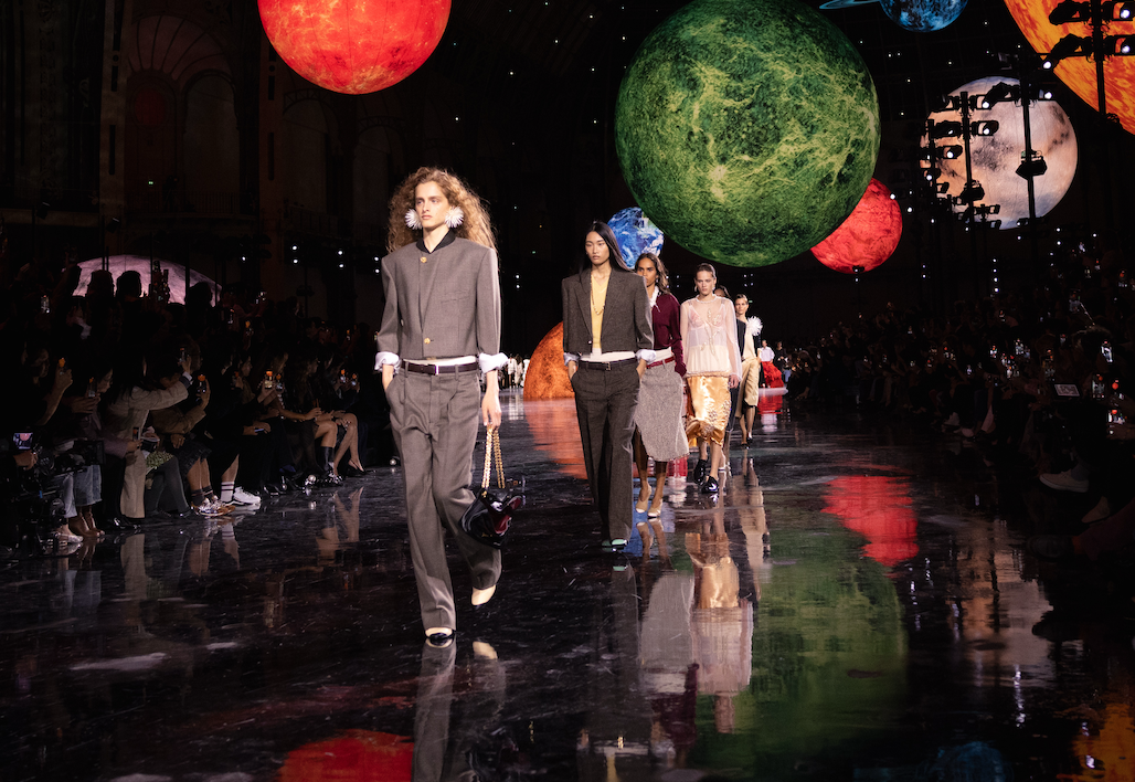 Chanels creative director Matthieu Blazy debuteert met indrukwekkende ...