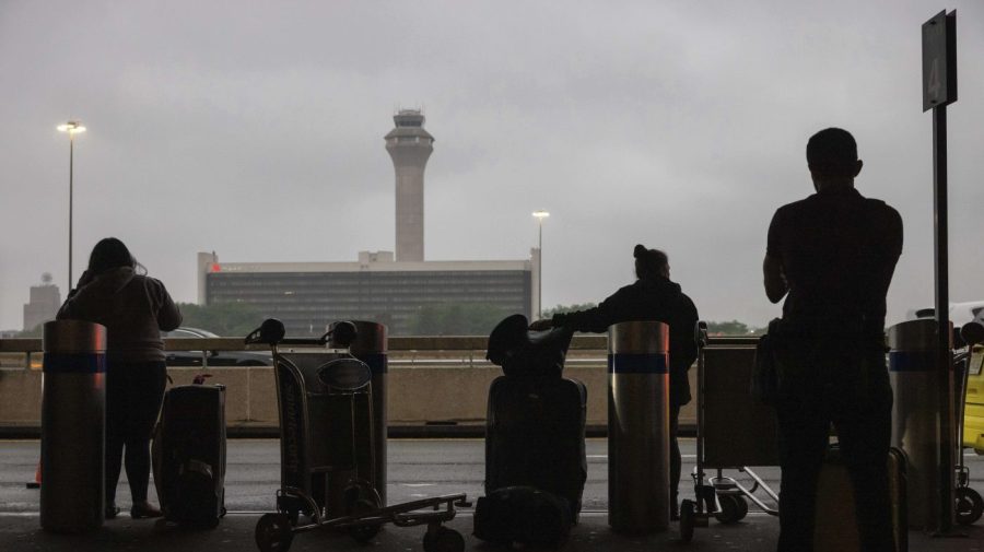 Newark flights halted after control tower evacuated<br><br>