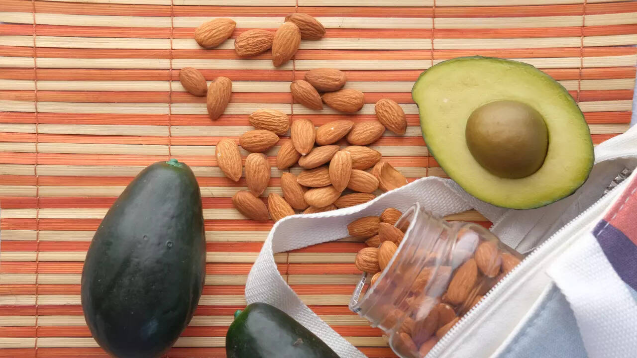 Avocado and almonds: 7 health benefits of this combo you probably didn ...