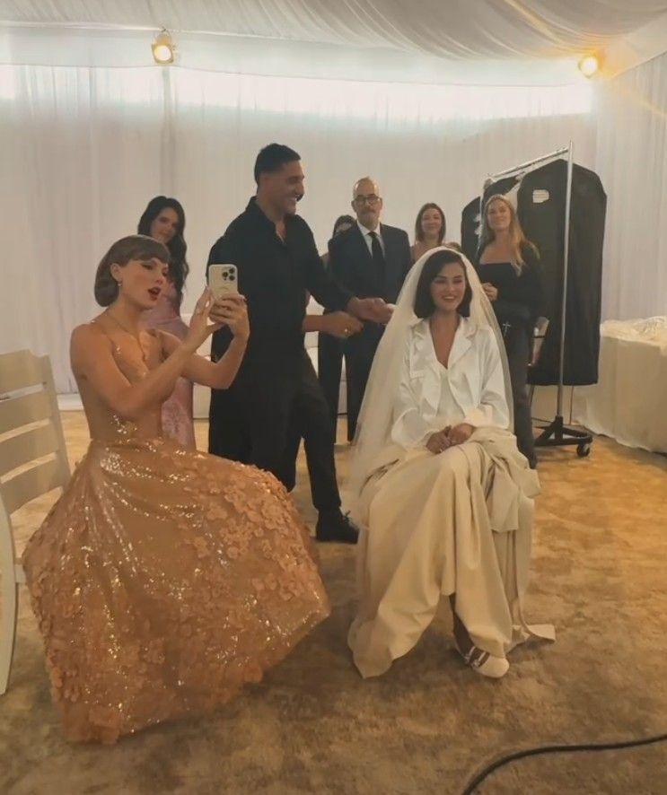 Taylor Swift, an emotional bridesmaid at Selena Gomez's wedding