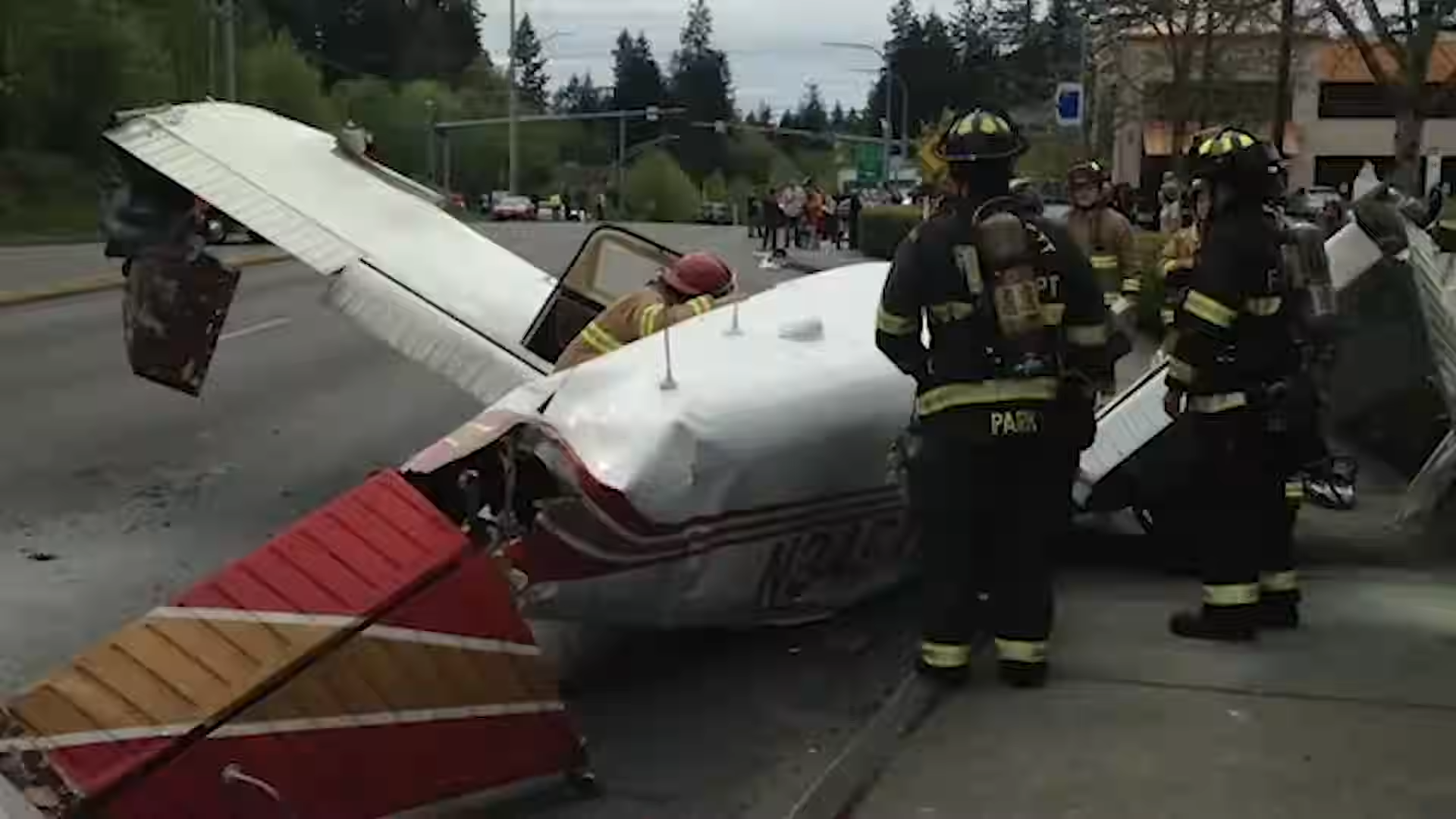 A plane fell from the sky and it was all caught on camera<br><br>