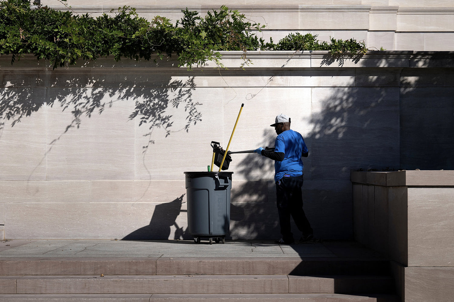 White House looks for a loophole in the law ensuring federal workers