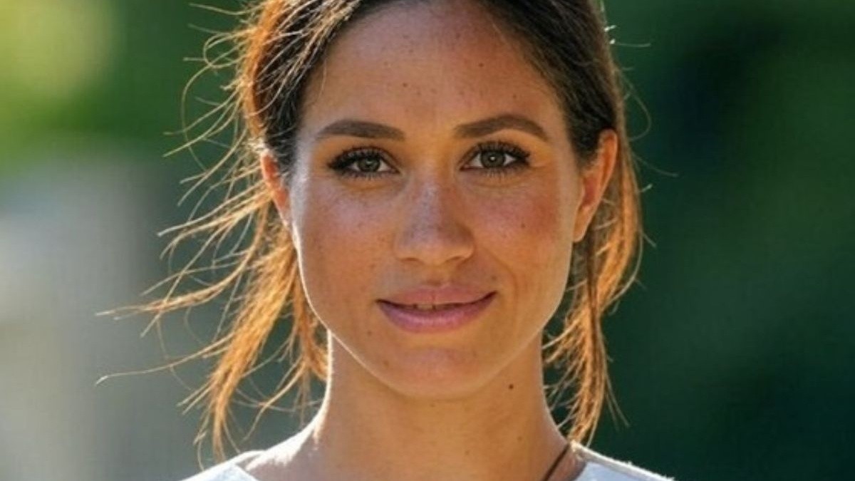 Subtle gesture or insensitive misstep? Meghan Markle and the pont de l