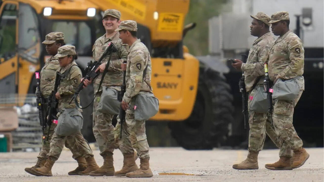 Trump vs States Intensifies as Texas National Guard Arrives in Chicago