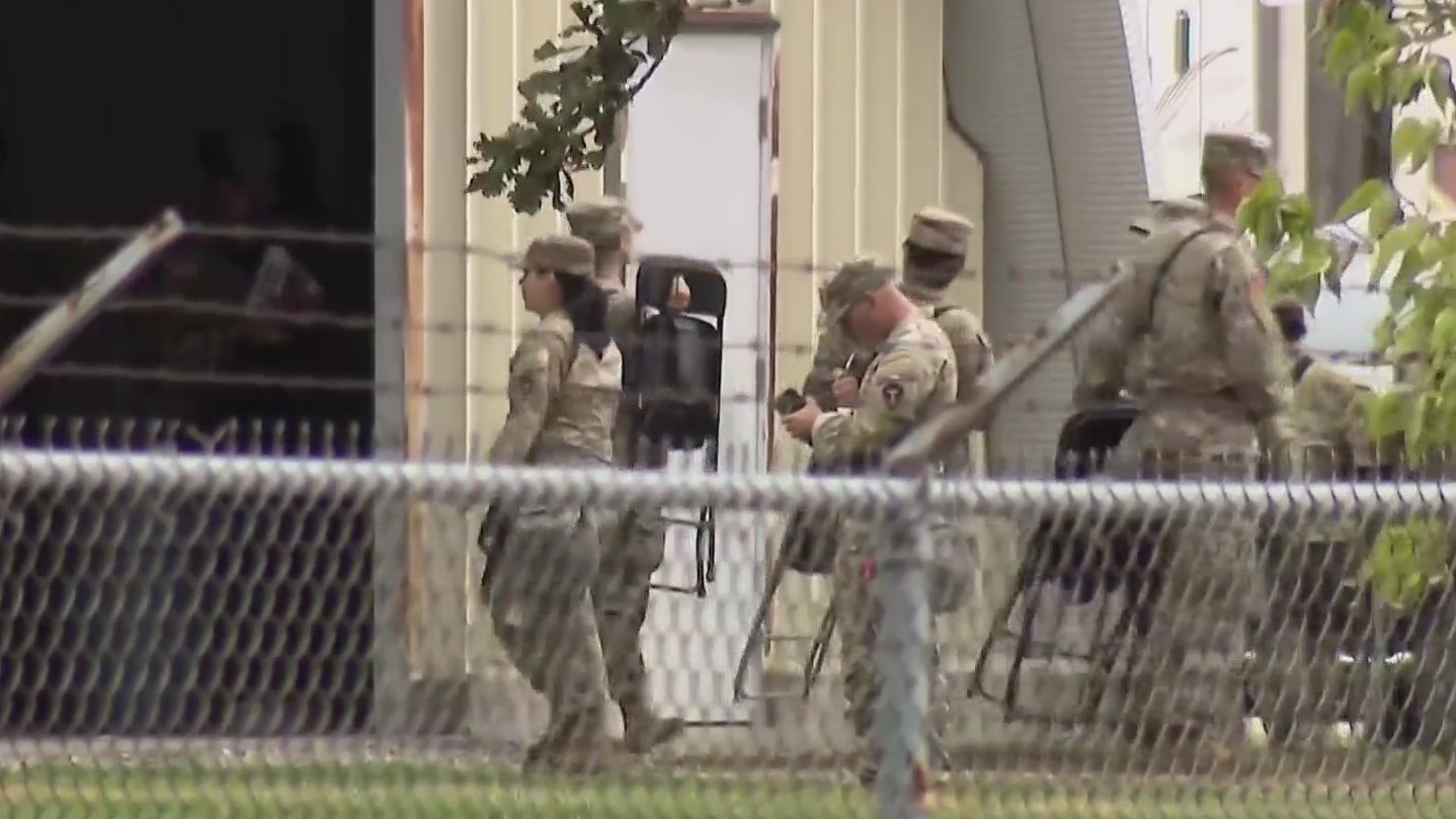 National Guard troops from Texas arrive at Army base near Chicago