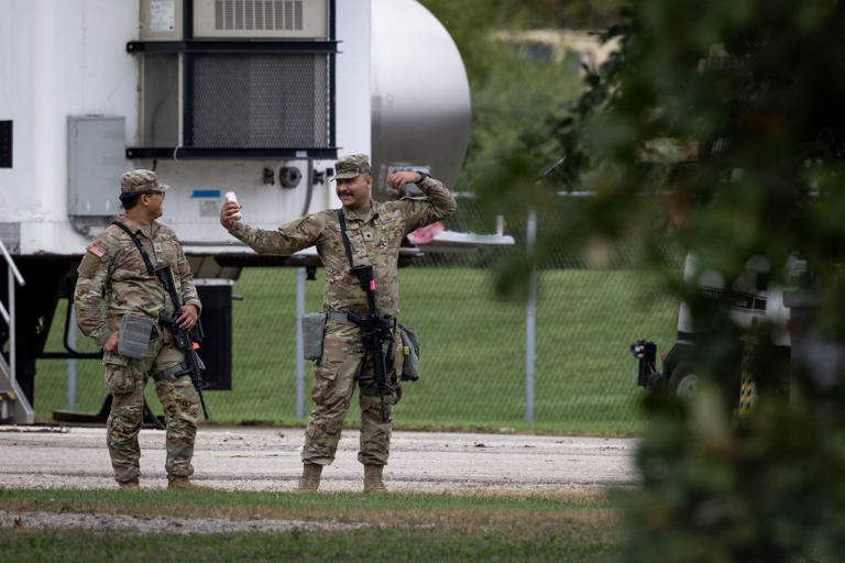 Photos: Texas National Guard troops arrive in Chicago area for Trump ...