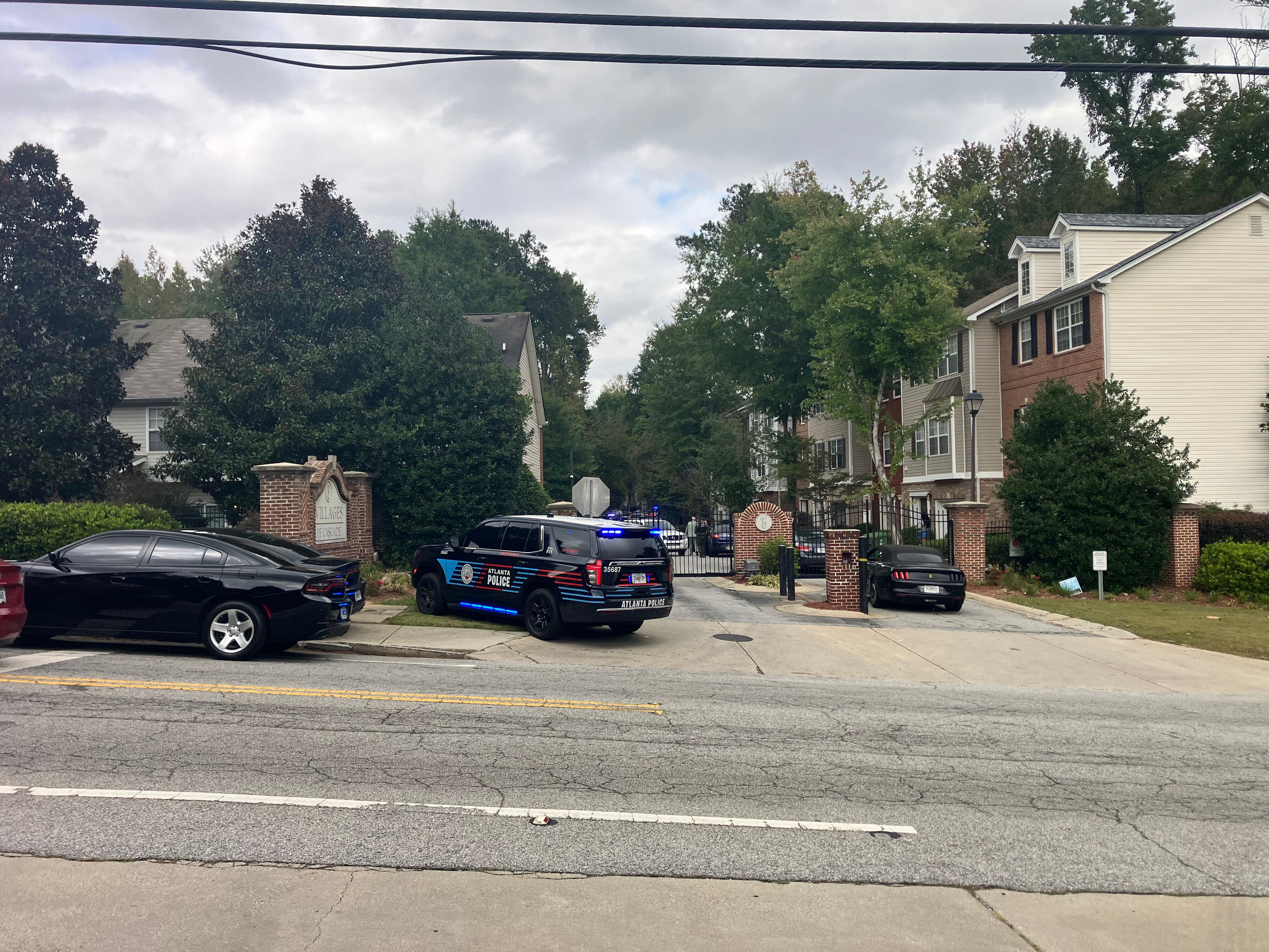 19-year-old shot, killed at southwest Atlanta apartment complex, police say