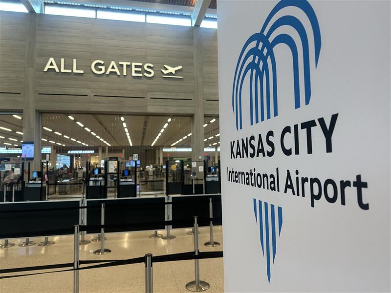 KCI travelers express nerves, show up early as shutdown impacts flights ...