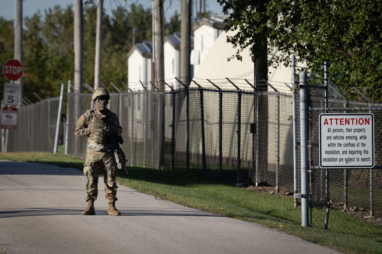 Photos: Texas National Guard troops arrive in Chicago area for Trump ...