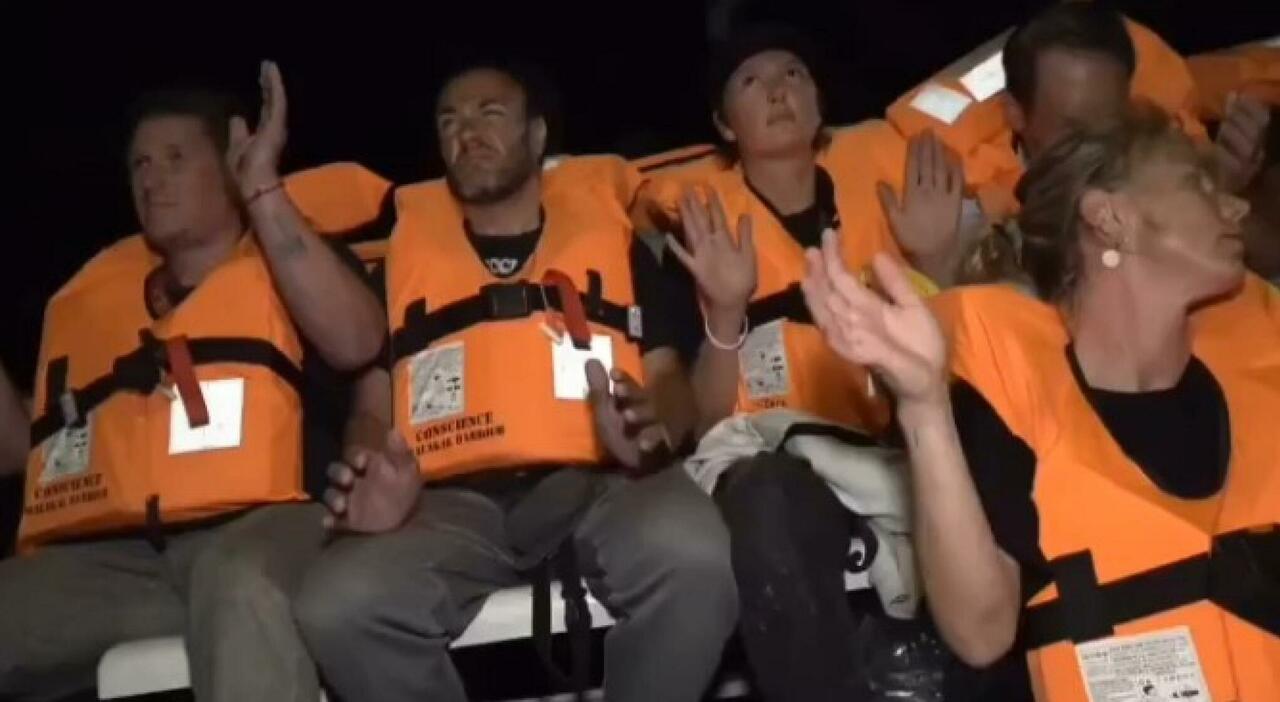 Nuova Flotilla intercettata a 120 miglia da Gaza. Il portavoce in ...