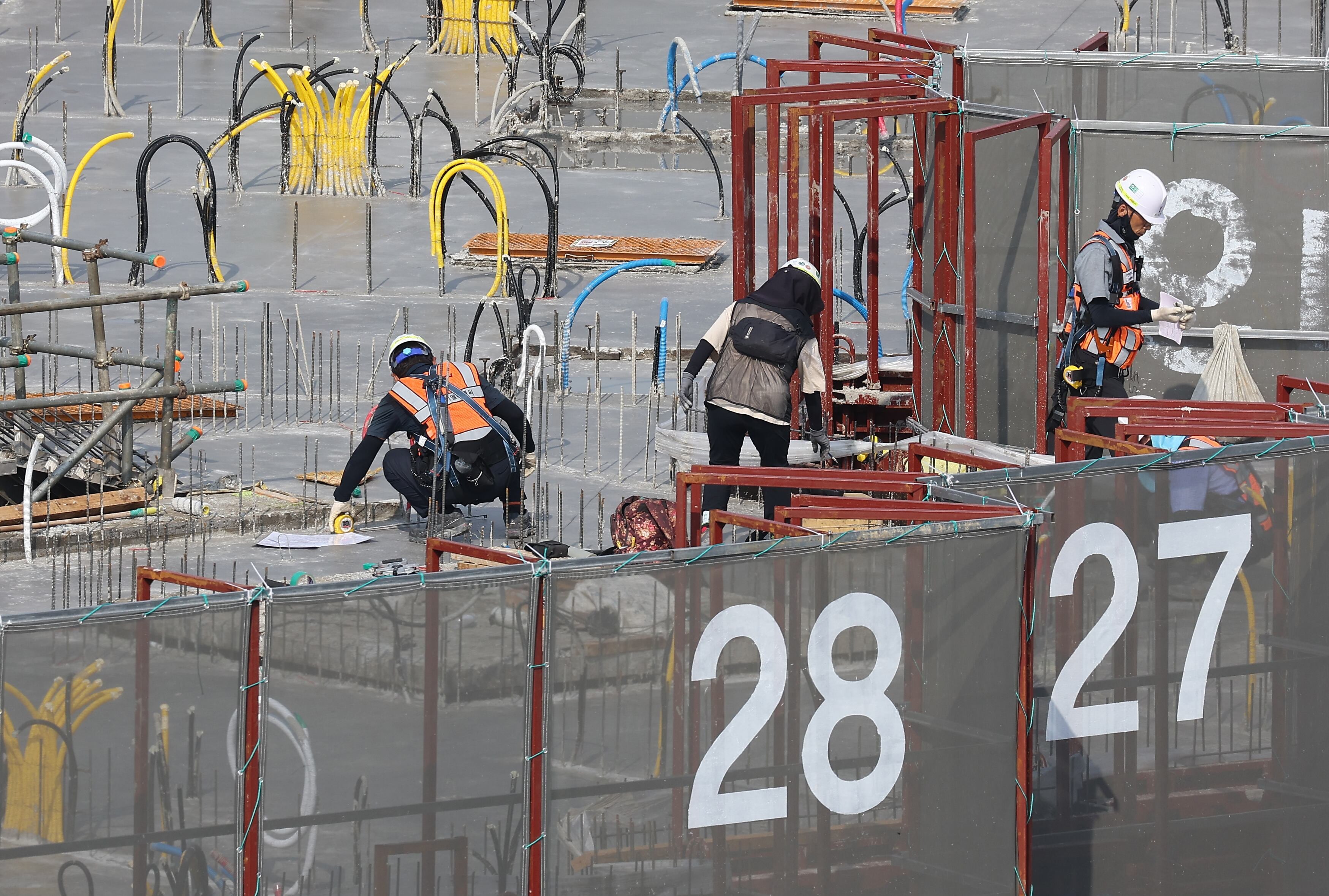 190,000 Construction Workers Exit Sites, Labor Shortage Crisis Deepens