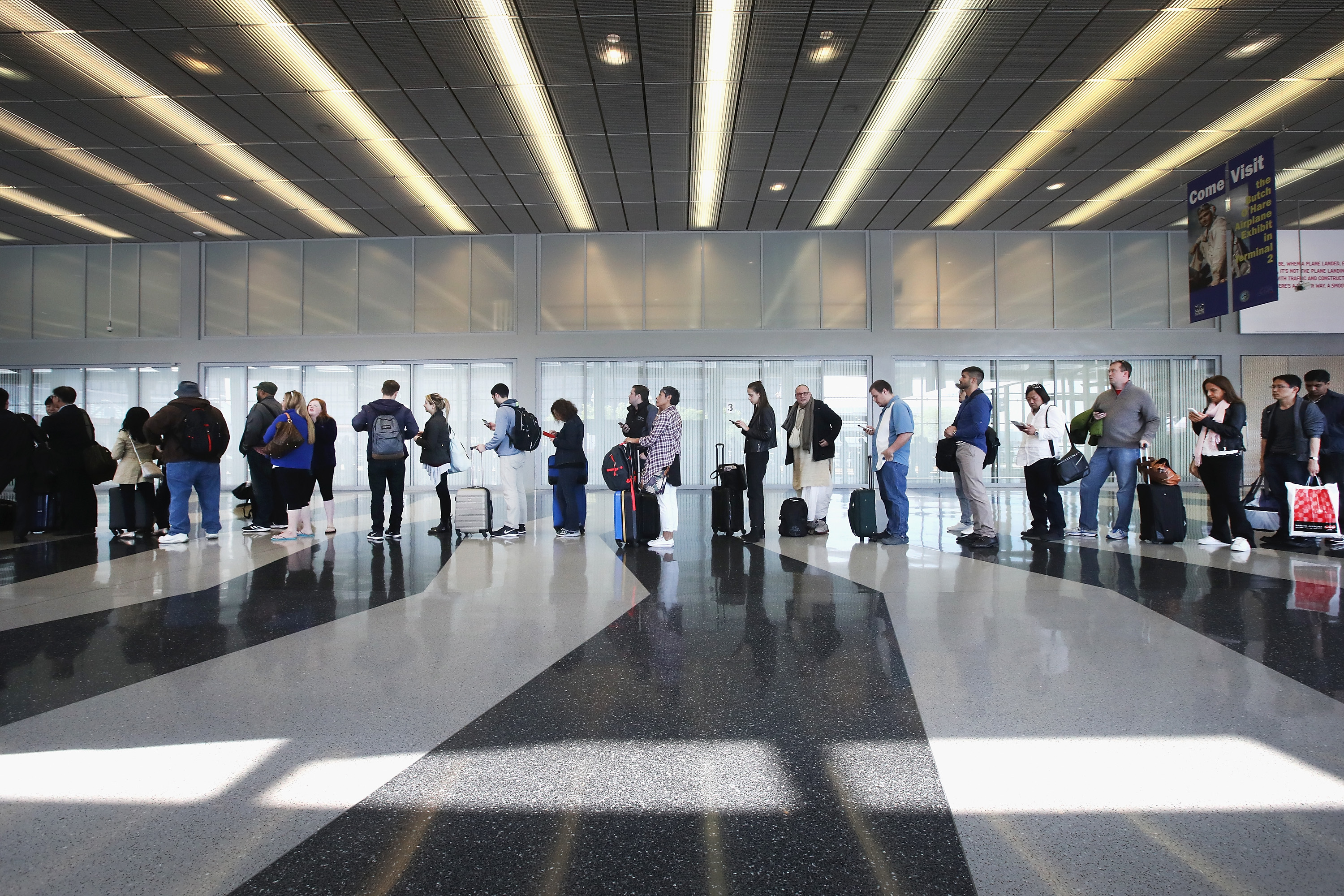 How the government shutdown is impacting Chicago's O'Hare, Midway airports