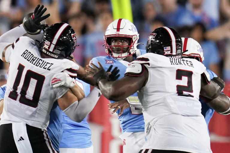 UH focusing on OL and a quicker start in bounce-back game at Oklahoma State