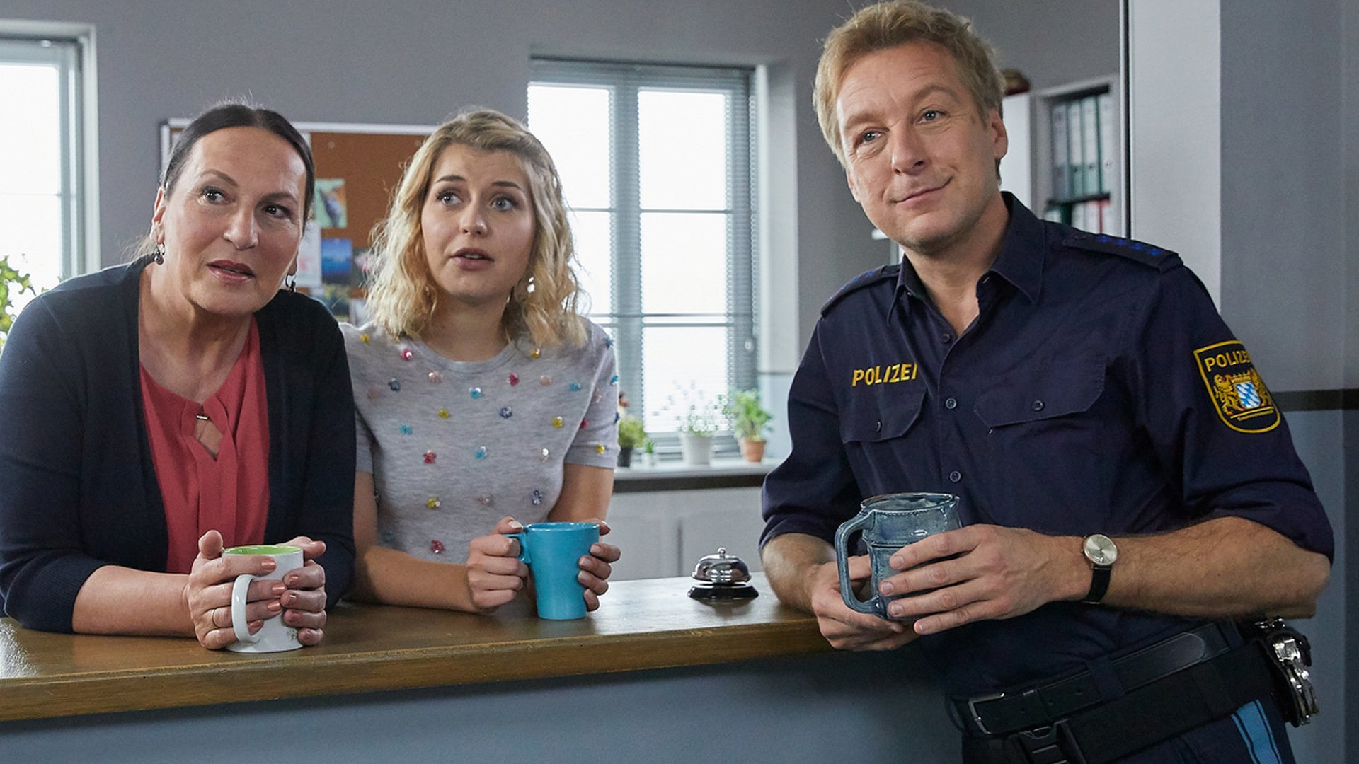 Skurriler Fehler bei den "Rosenheim-Cops": Feuerwehr-Uniform sorgt für  Verwirrung