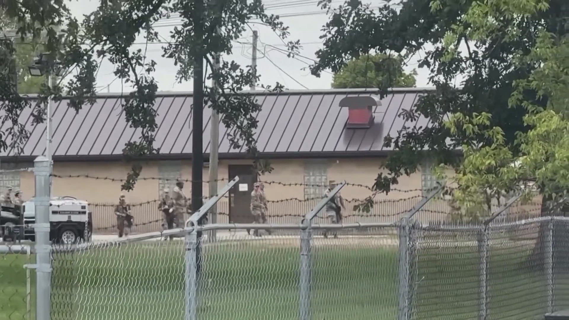 Texas National Guard troops arrive in Illinois; State Democrats urge ...