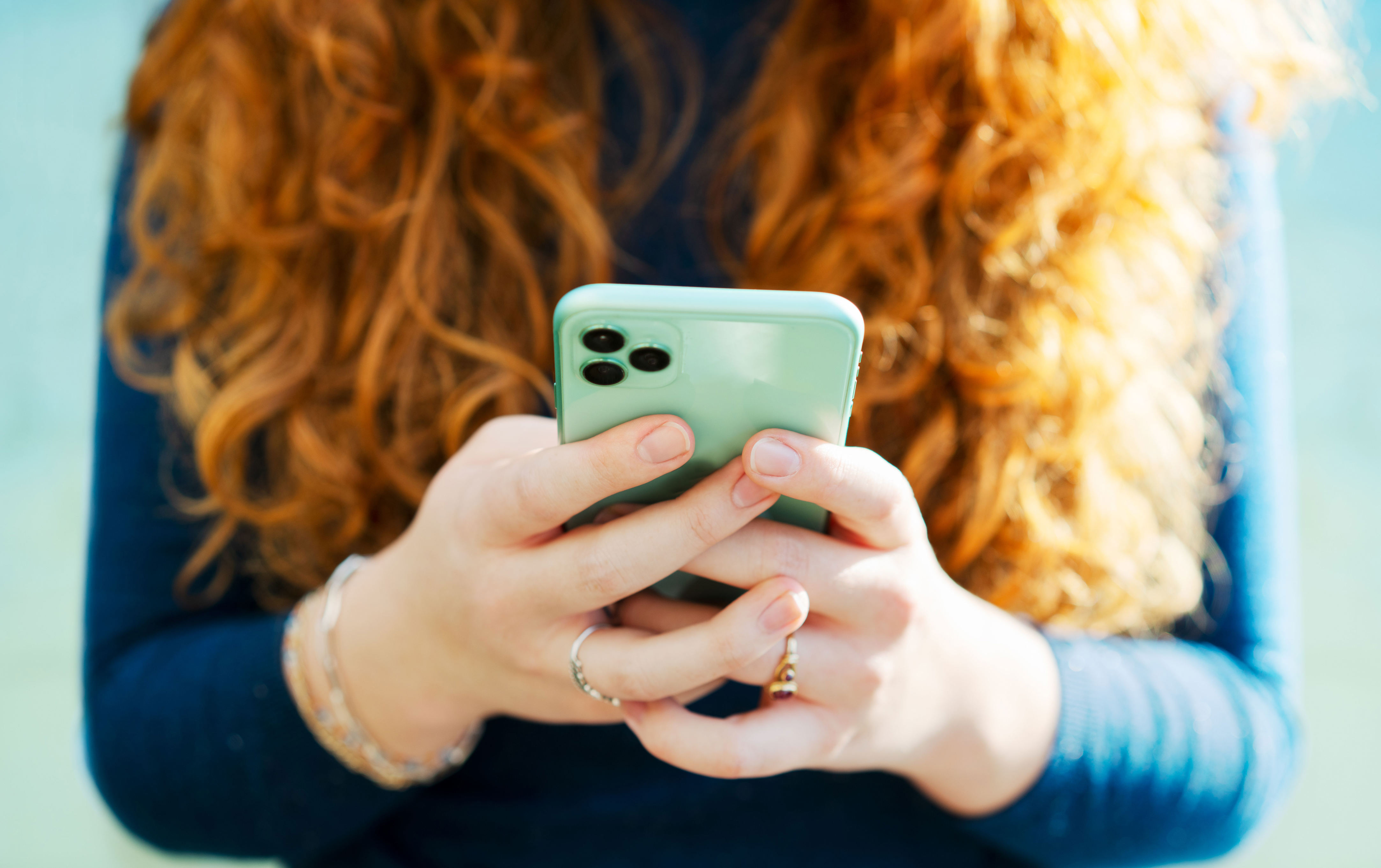 3 Reasons Online Shopping Makes You Feel Bad, According to Psychologists
