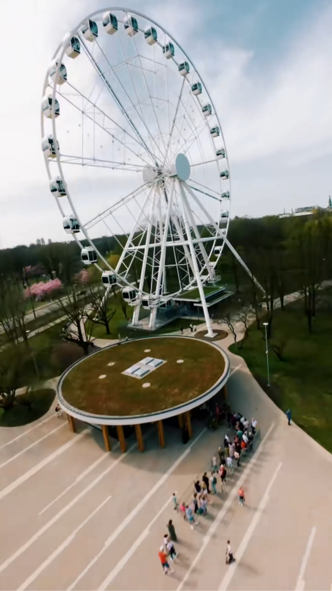 Go to the Wheel – A Crazy FPV Drone Ride Through Riga