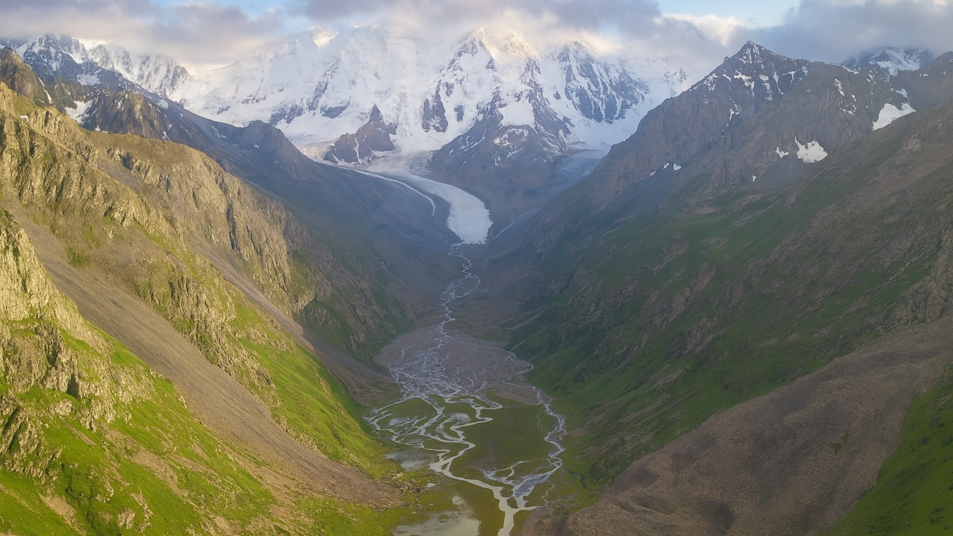 Karakol Peak – The Glacial Mountains of Kyrgyzstan in 4K