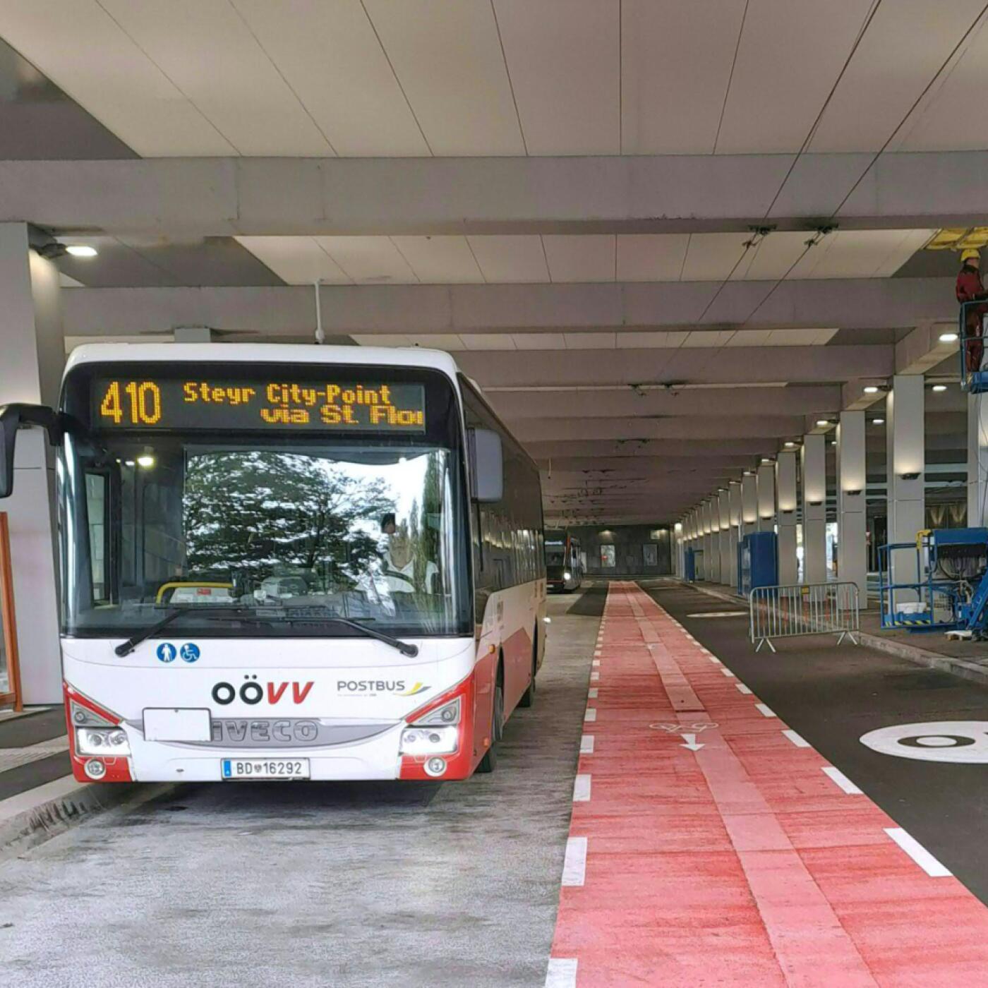 Radweg im Linzer Busterminal verwundert