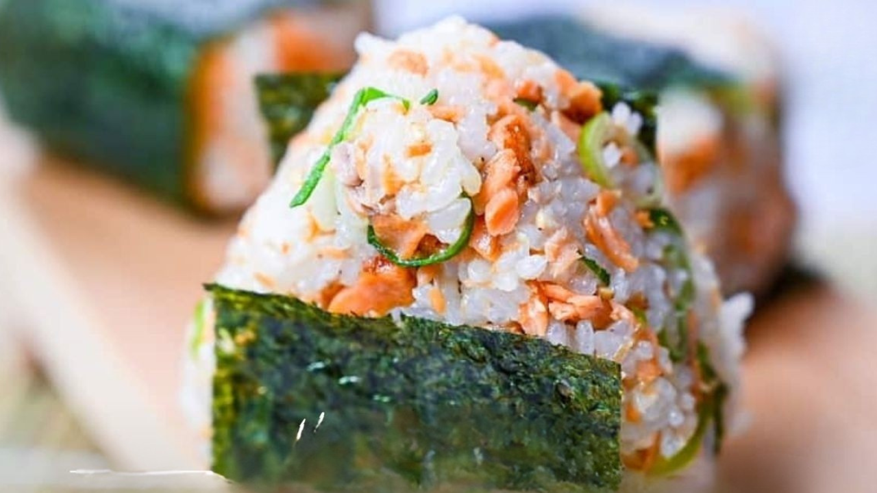 How to Make Salmon Onigiri Rice Balls