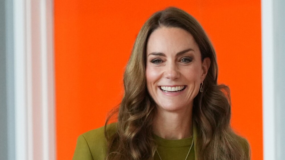 Kate Middleton luce el traje verde oliva, diseñador por Victoria ...