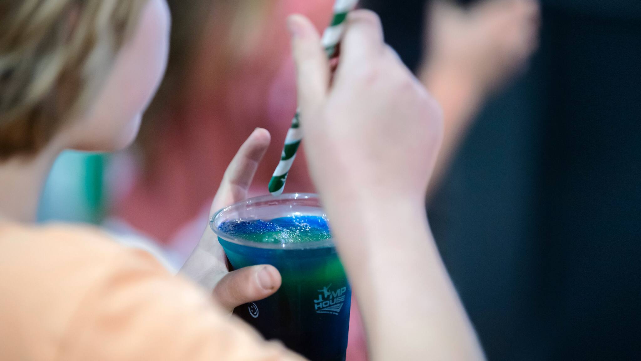 Warum Slush-Eis für Kinder gefährlich werden kann