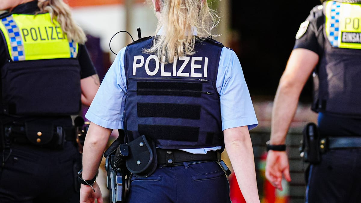 Unbekannte dringen in Wohnung ein und überwältigen Seniorin