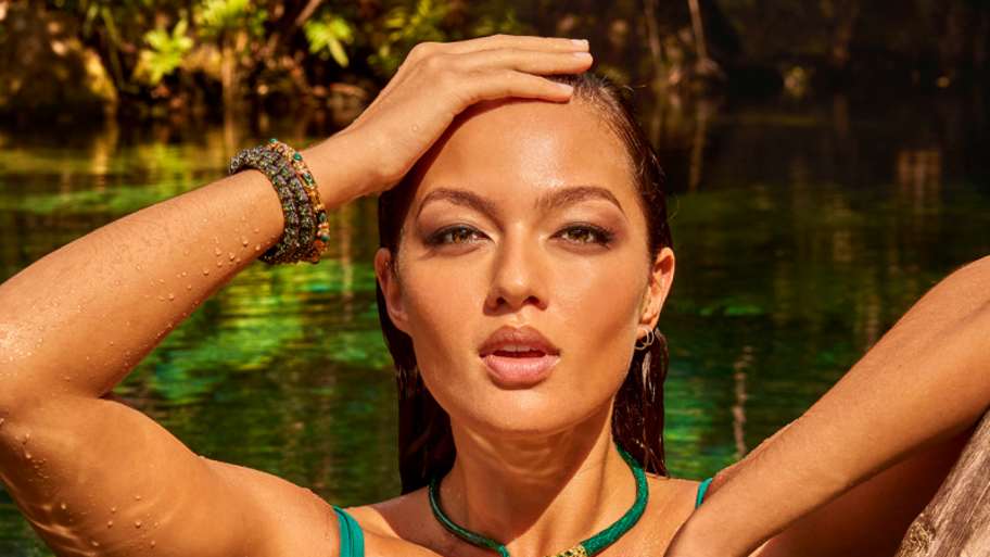 6 Photos of SI Swimsuit Models Floating in Water That Will Make You ...