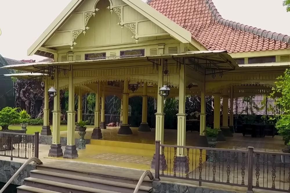 11 Potret Rumah Irfan Hakim, Punya Pendopo Hingga Aviary 6