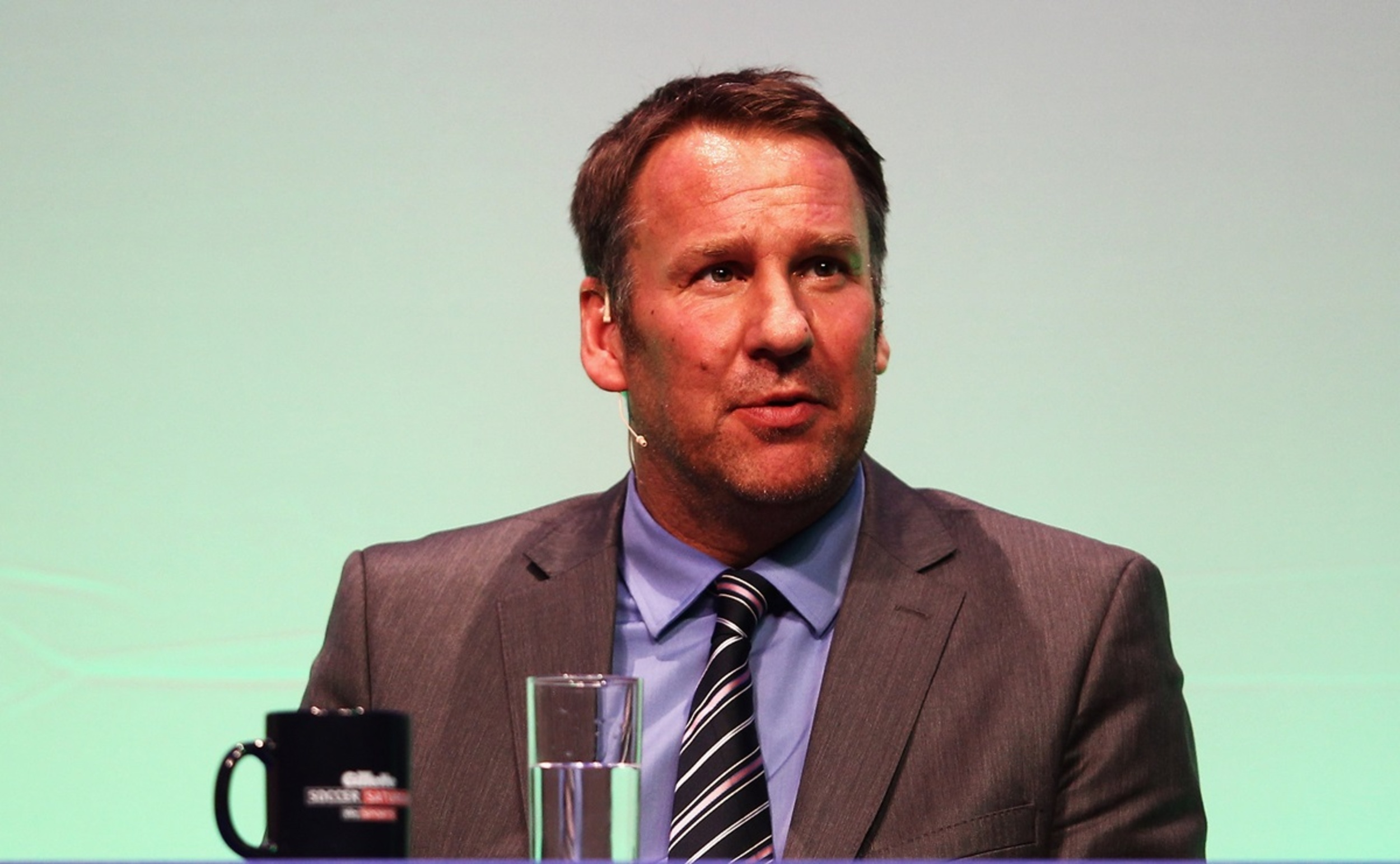#39 Quite comfortably #39 Merson discusses Arsenal s title chances