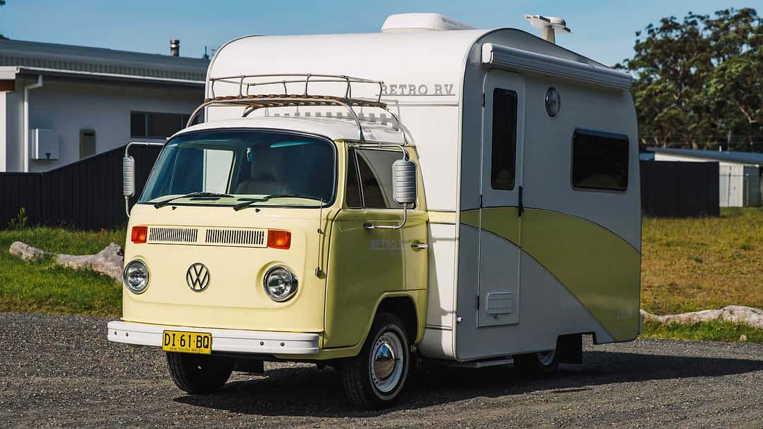 Retro RV VW T2 Camper: Bulli-Oldtimer mit moderner Technik