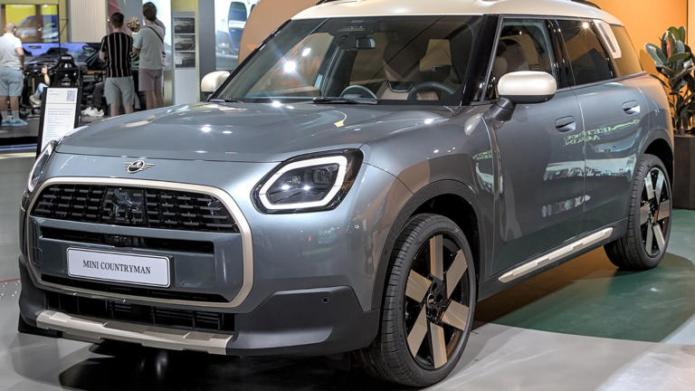 Mini prices rugged Countryman at $49,990 — electric version costs ...