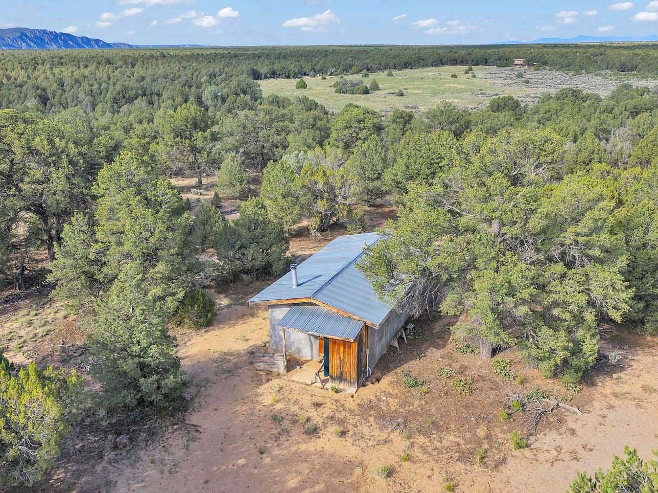 Stunning Territorial-Style Cabin on 20 Private Acres with Mountain ...