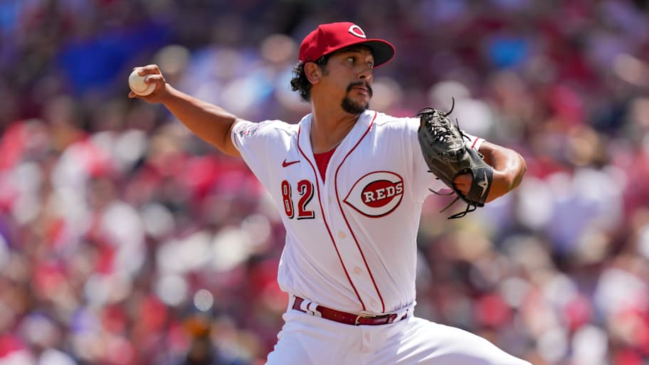 Reds pitcher quietly elects free agency after rare feat in lone 2025 ...