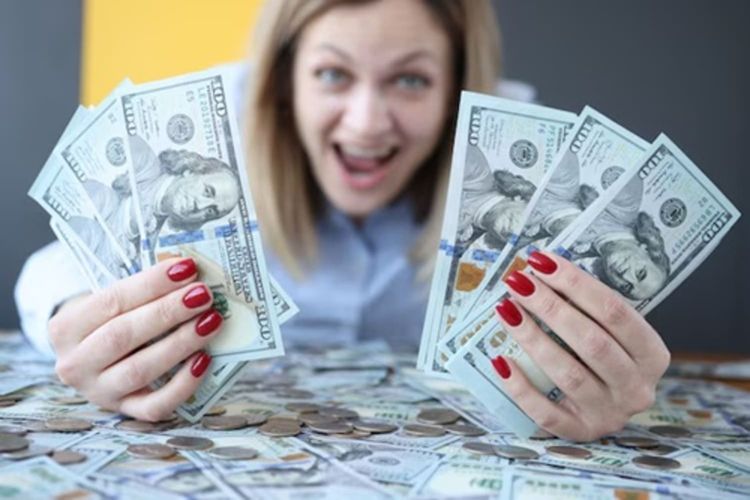 Benar-benar Kaya, 8 Zodiak Dapat Hoki dan Rezeki Banyak di Akhir 2025