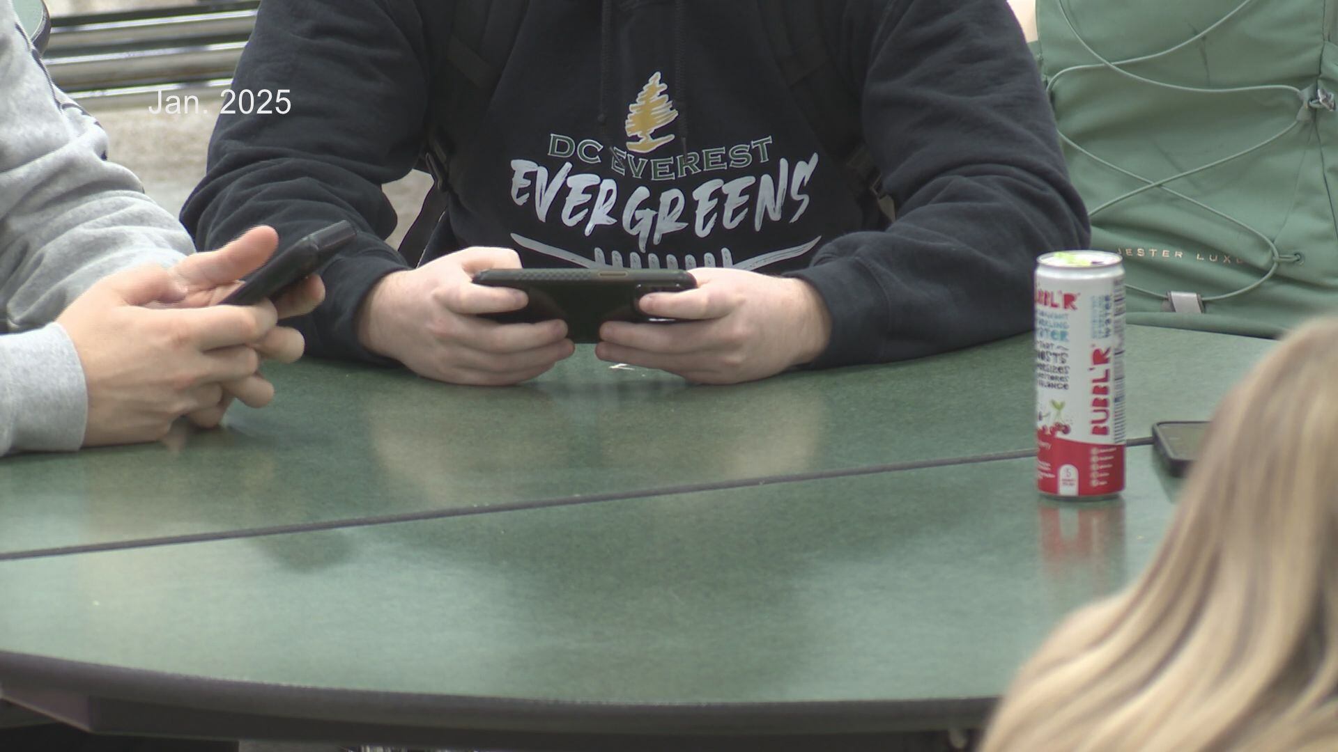 Cell phone ban bill heads to governor; school districts may need to ...