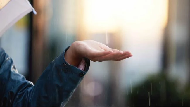 Peringatan Dini BMKG: Waspada Hujan Lebat di Wilayah Ini, Senin 27 Oktober 2025